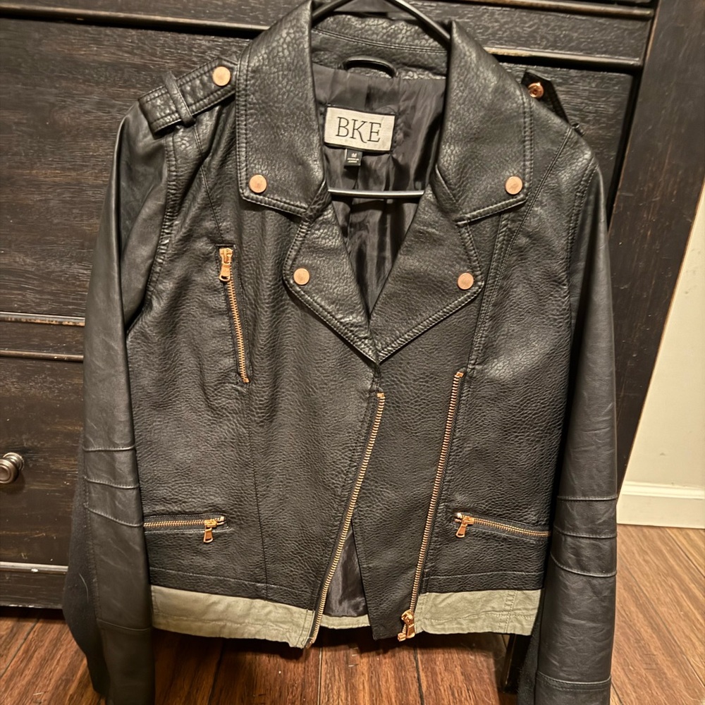 BKE Women's Black Leather Moto Jacket